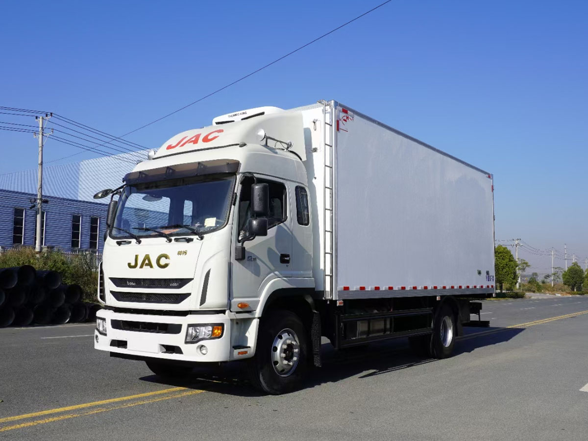 江淮德沃斯Q9冷藏車(chē)（6.8米）