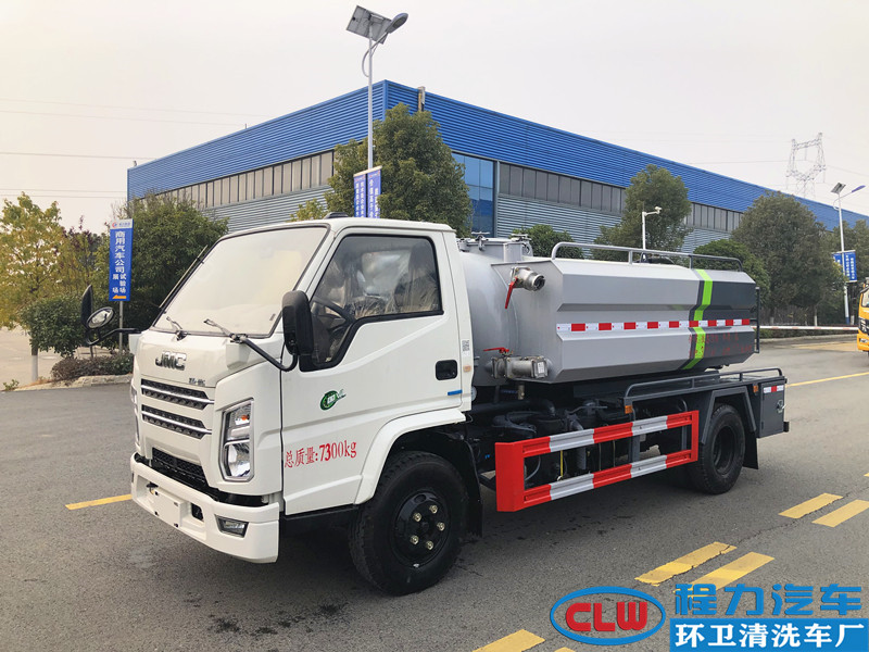 江鈴順達5方清洗吸污車（地下室作業(yè)）