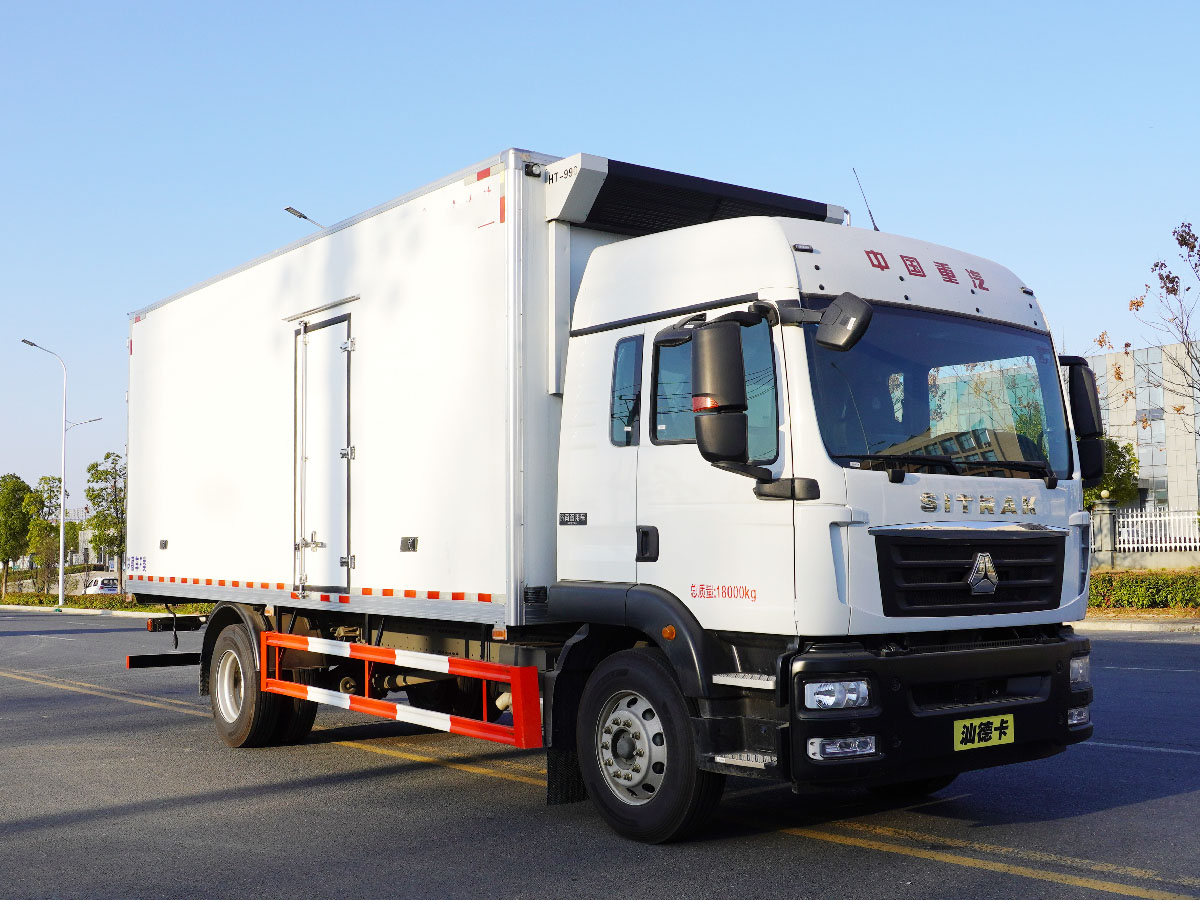 重汽汕德卡冷藏車(chē)（6.8米）